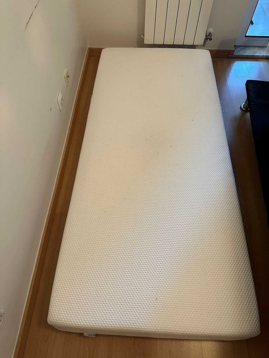 Colchão solteiro em espuma