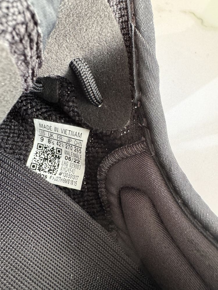 Adidas Yeezy Boost 350 V2 in Onyx оригінал (EU 42,5)