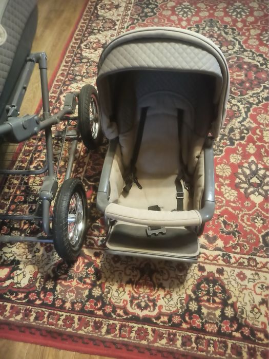 Продам коляску в гарному стані