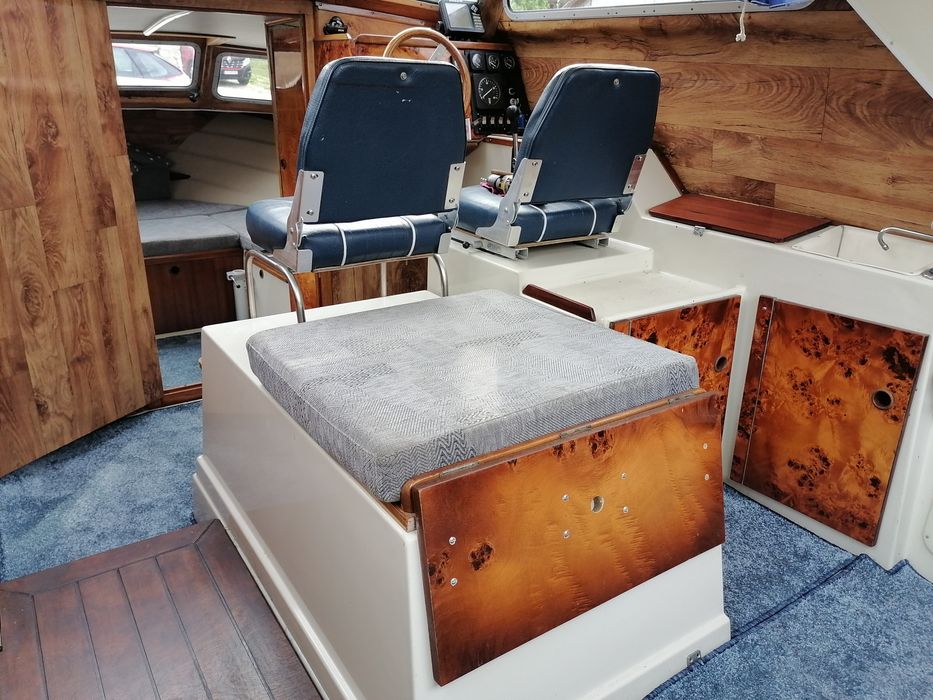 Saga 7000 łódź kabinowa houseboat spacerowa motorowa