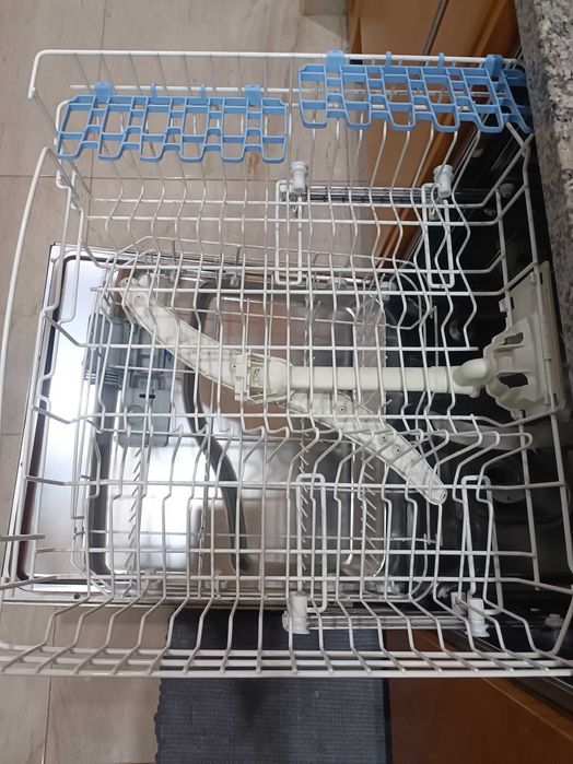 Máquina de Lavar Loiça - Indesit IDL 600 S