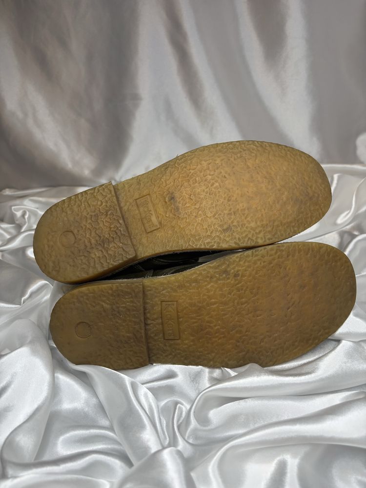 buty Kickers zamszowe zielone khaki zgniła zieleń goblincore unisex