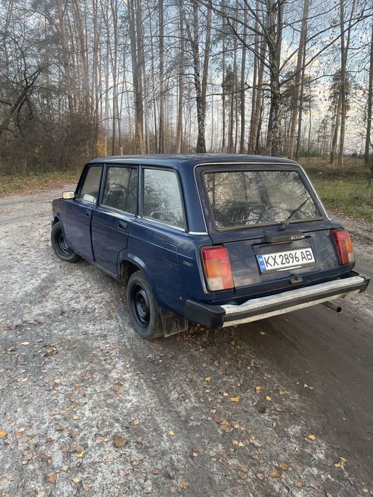 Автомобіль Ваз 2104