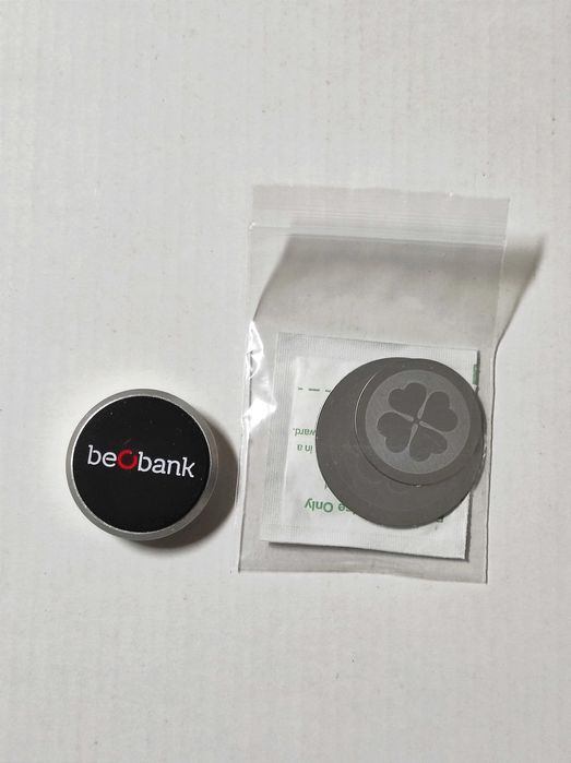 Suporte magnético telemóvel universal carro banco Beobank (novo)