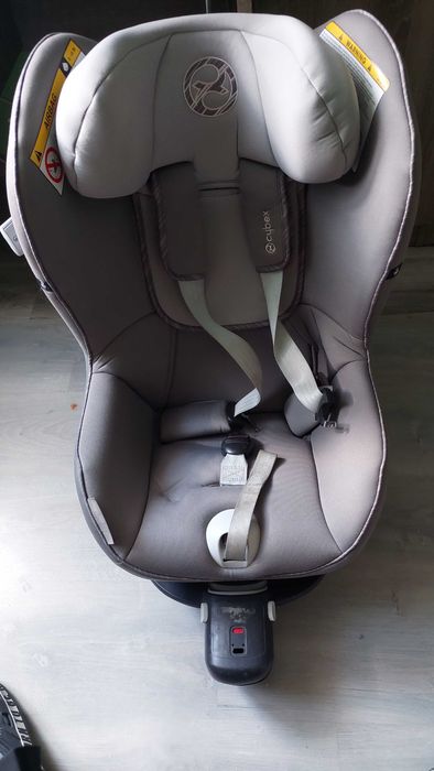 Fotelik Cybex do 105 cm albo 19 kg z bazą