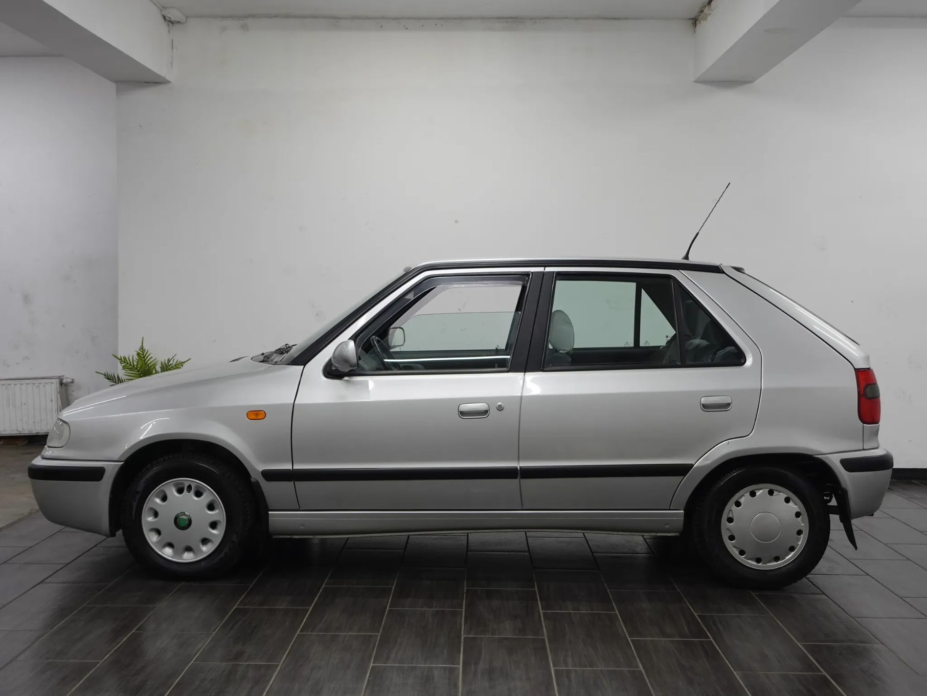 Skoda Felicia 1.3MPI 68PS / Auto z Gwarancją - AUTO BIJAK