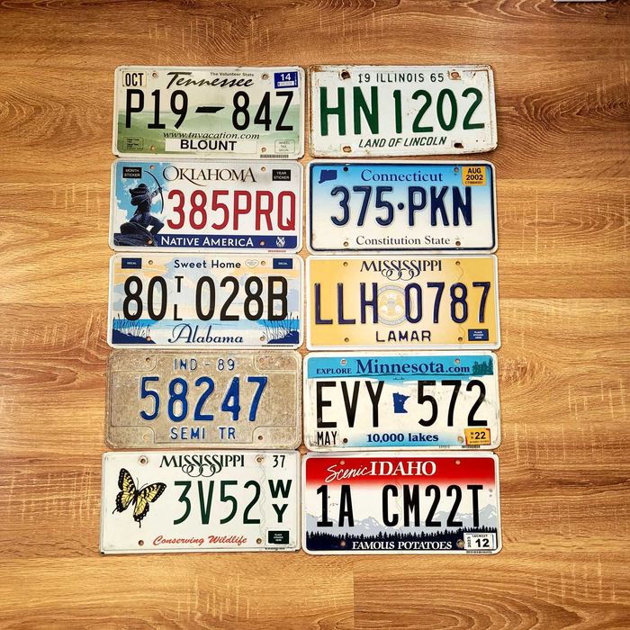 10 oryginalnych tablic rejestracyjnych z USA