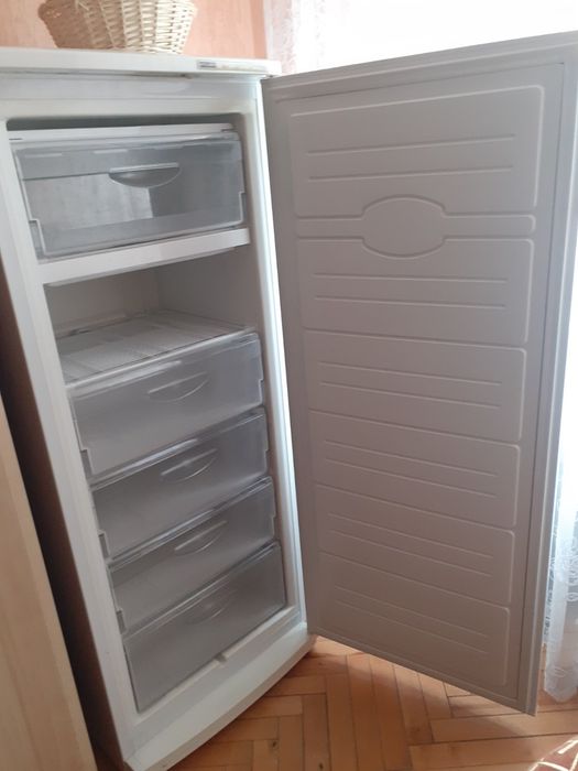 Продам морозильну камеру