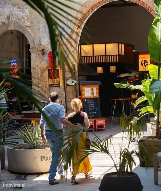 Espaço de restauração para trespasse em pleno funcionamento | Armazém