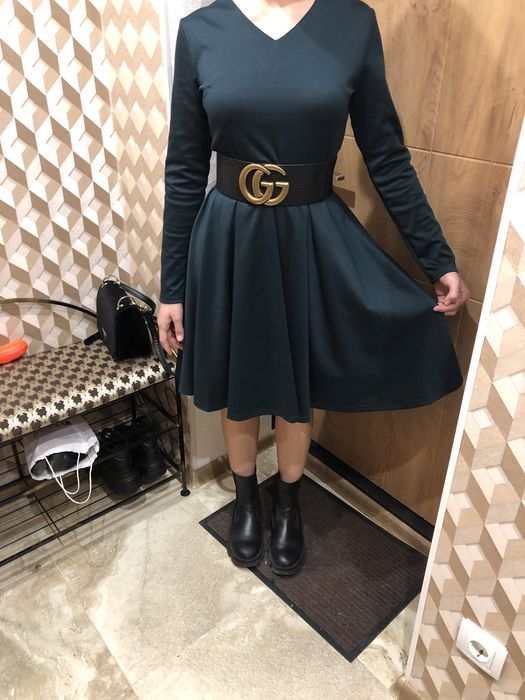 Продам платья и костюмы