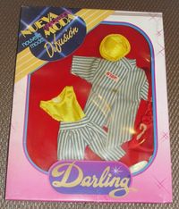 Antigos conjuntos de roupa para a Boneca Darling da Famosa