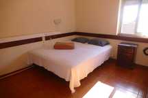 QUARTO CASAL (SEM CAUÇÃO)- Local aconhegante e familiar