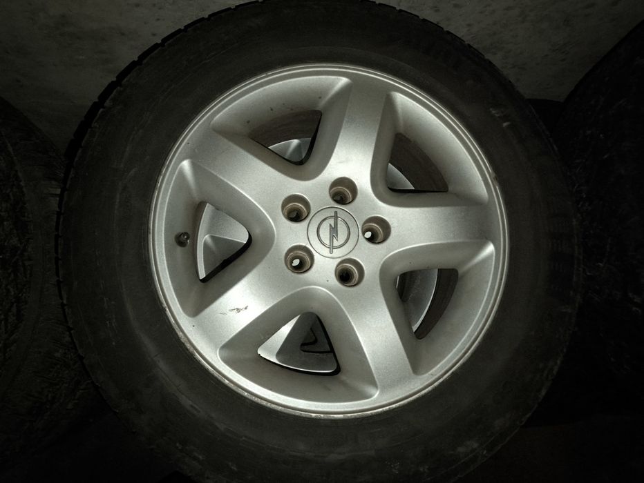 Комплект колес (4) диски opel 16 дюймів + резина 215/60/16