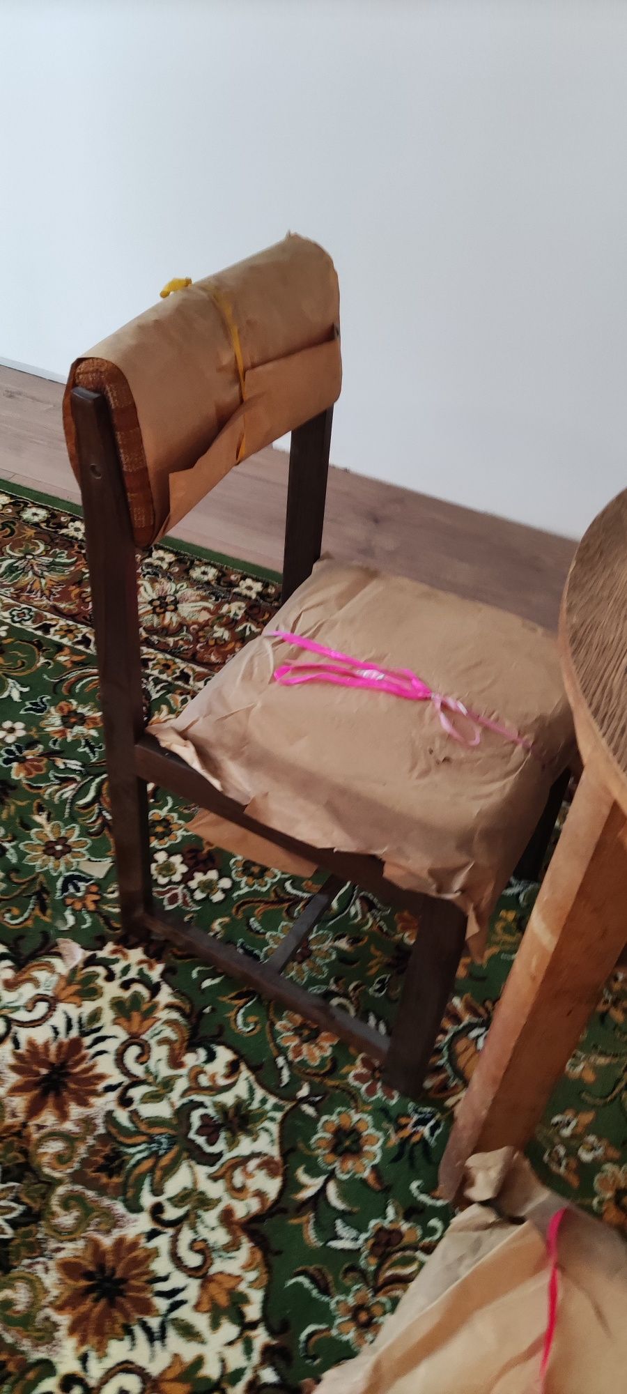 Krzesła PRL 4 sztuki, nie używane