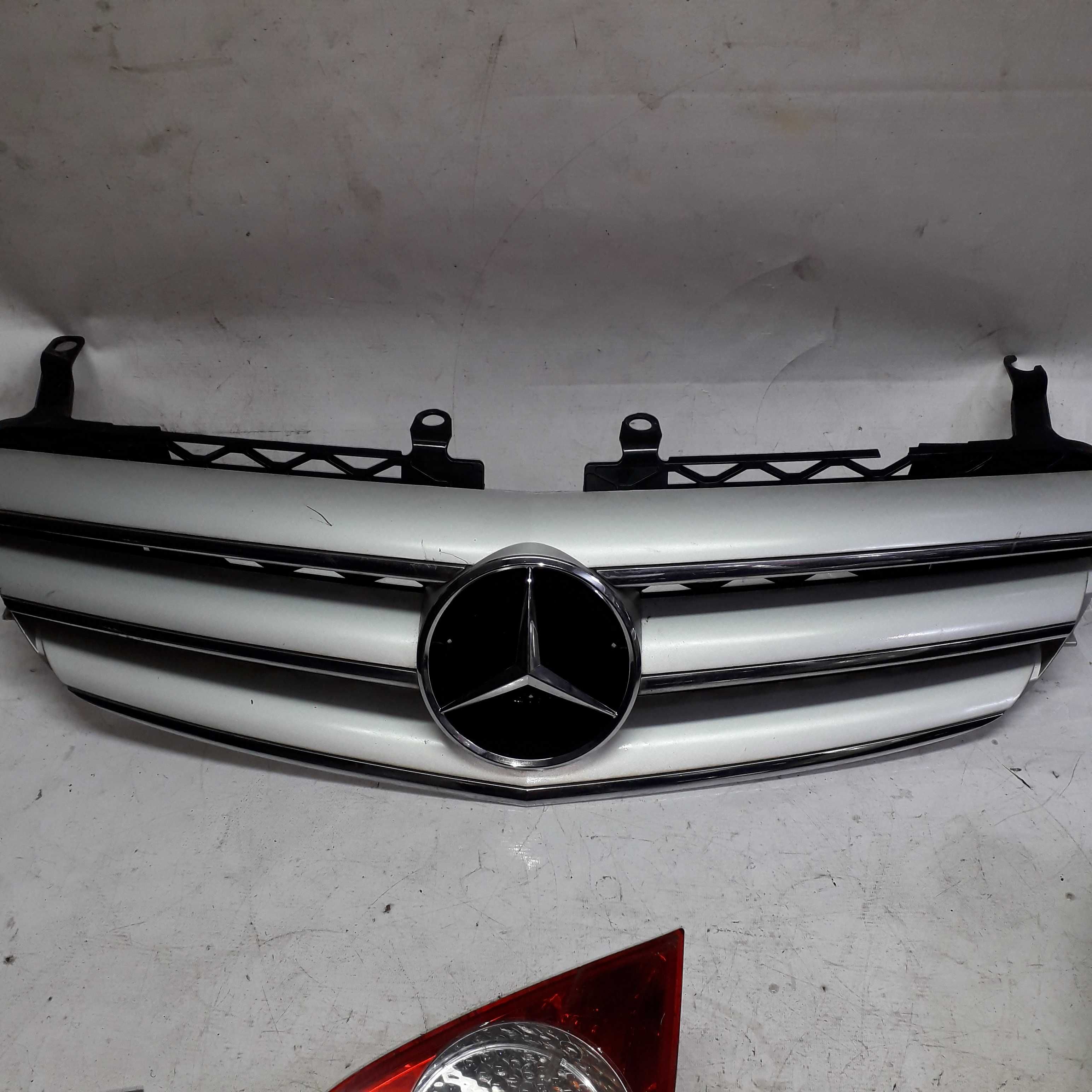 Farol Farolim e Grelha  Mercedes R320