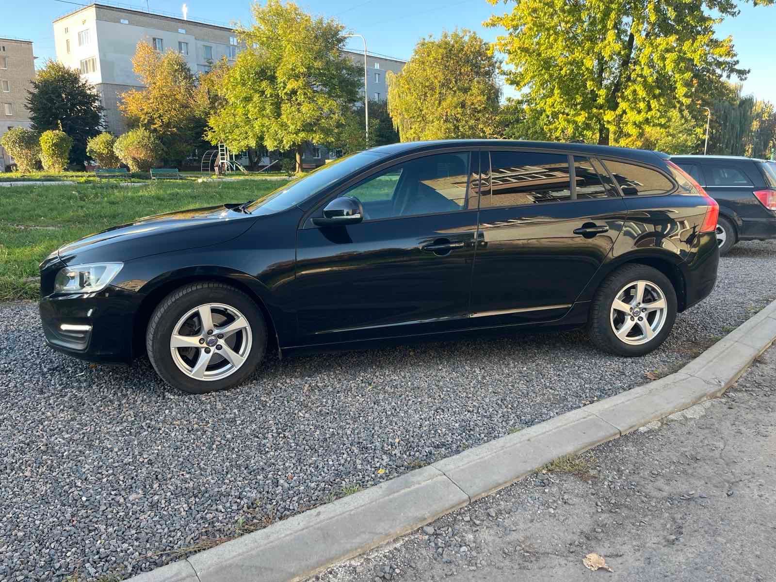 Продам автомобіль Volvo V60