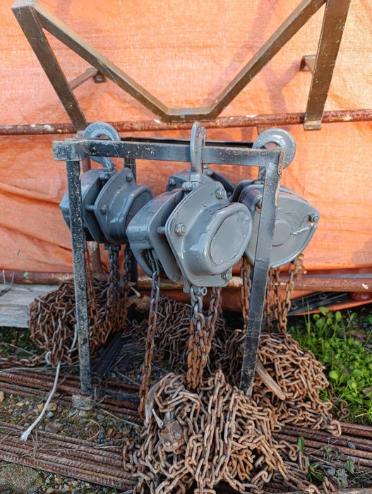 4 Cadernais de correntes de 1000kg cada