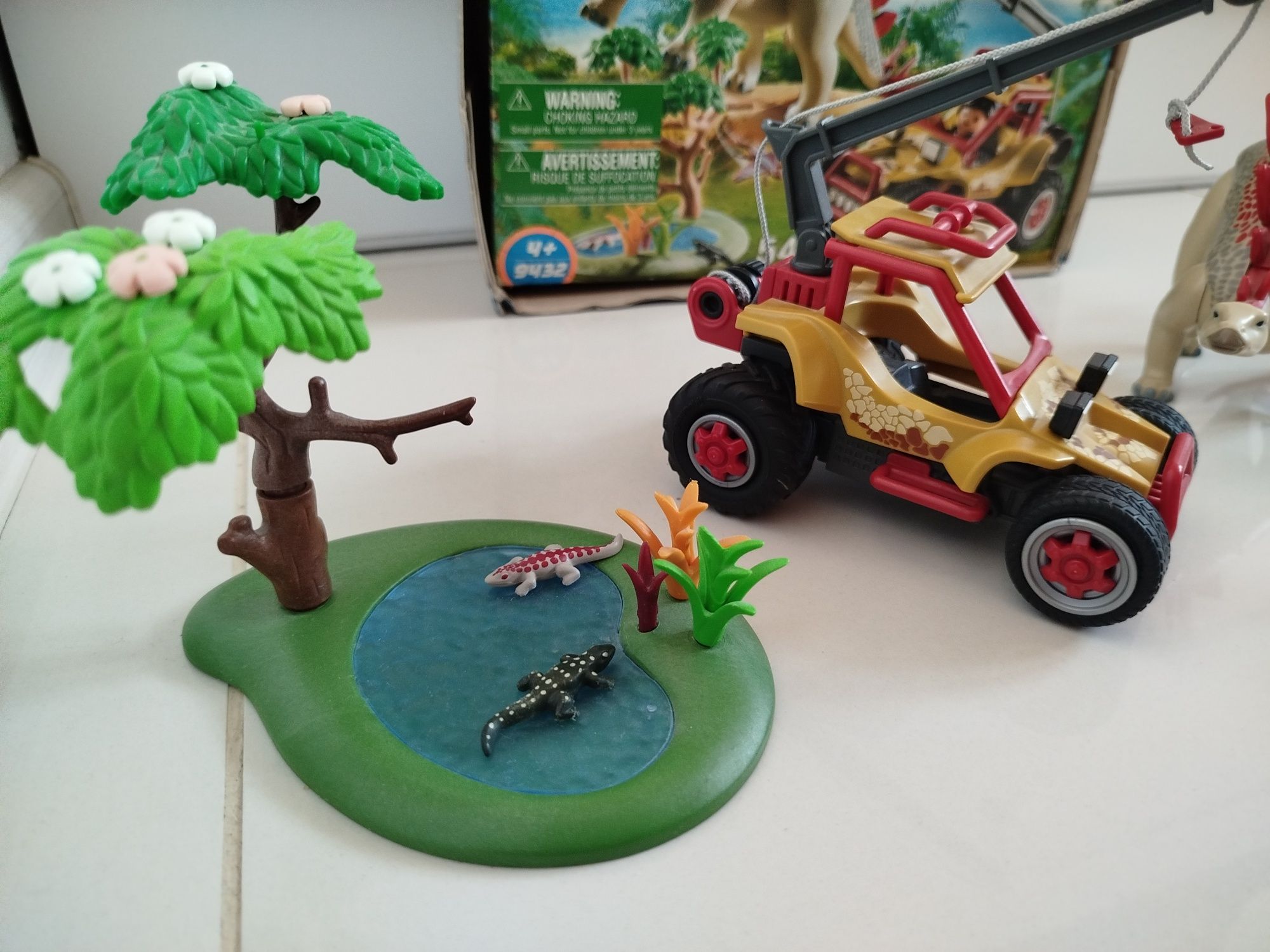 Playmobil 9432 Pojazd badawczy ze Stegozaurem