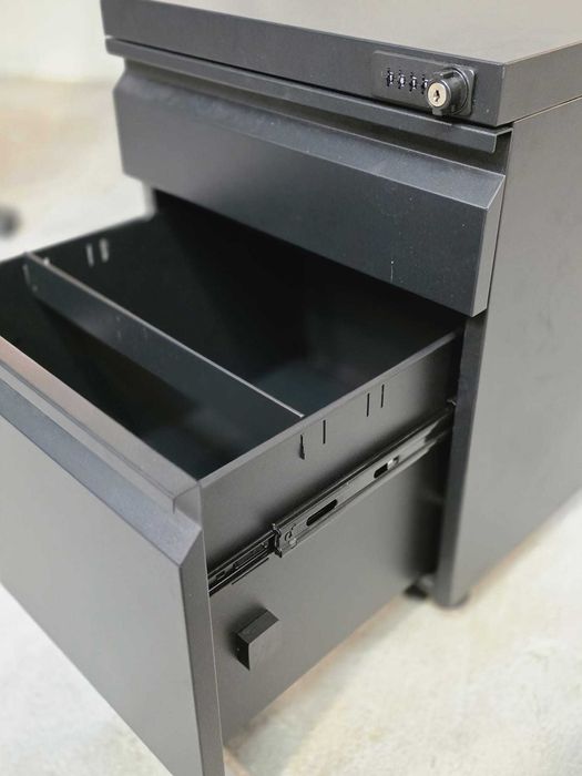 Szafka podbiurkowa / kontenerek metalowy