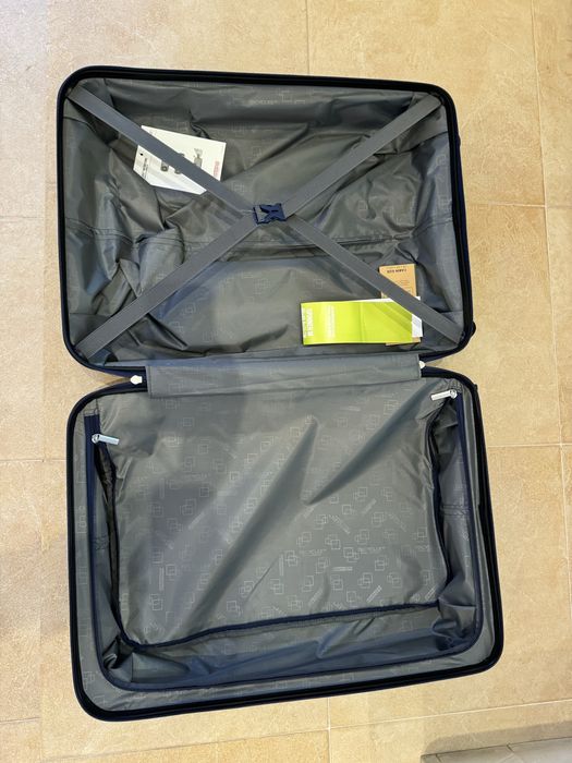 American tourister мала та снредня нові валізи