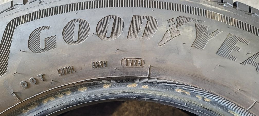 215/65r16C 109/107T Goodyear Vector 4Seasons Cargo z 2024r ładne.