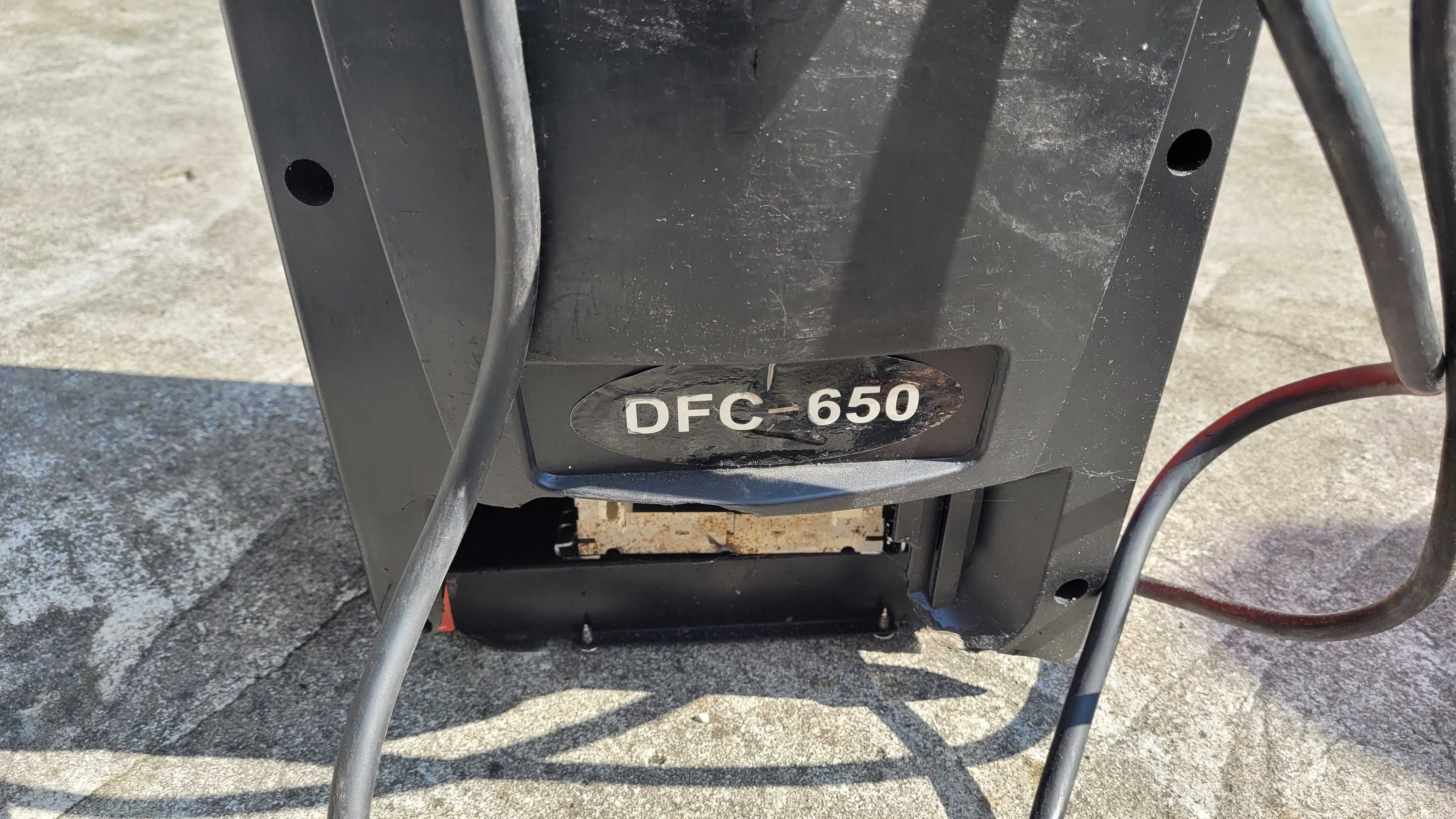 Prostownik do ładowania z rozruchem DFC-650