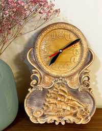 Дерев'яний годинник ручної роботи. Для столу або на стіну. 29 х 21 см.