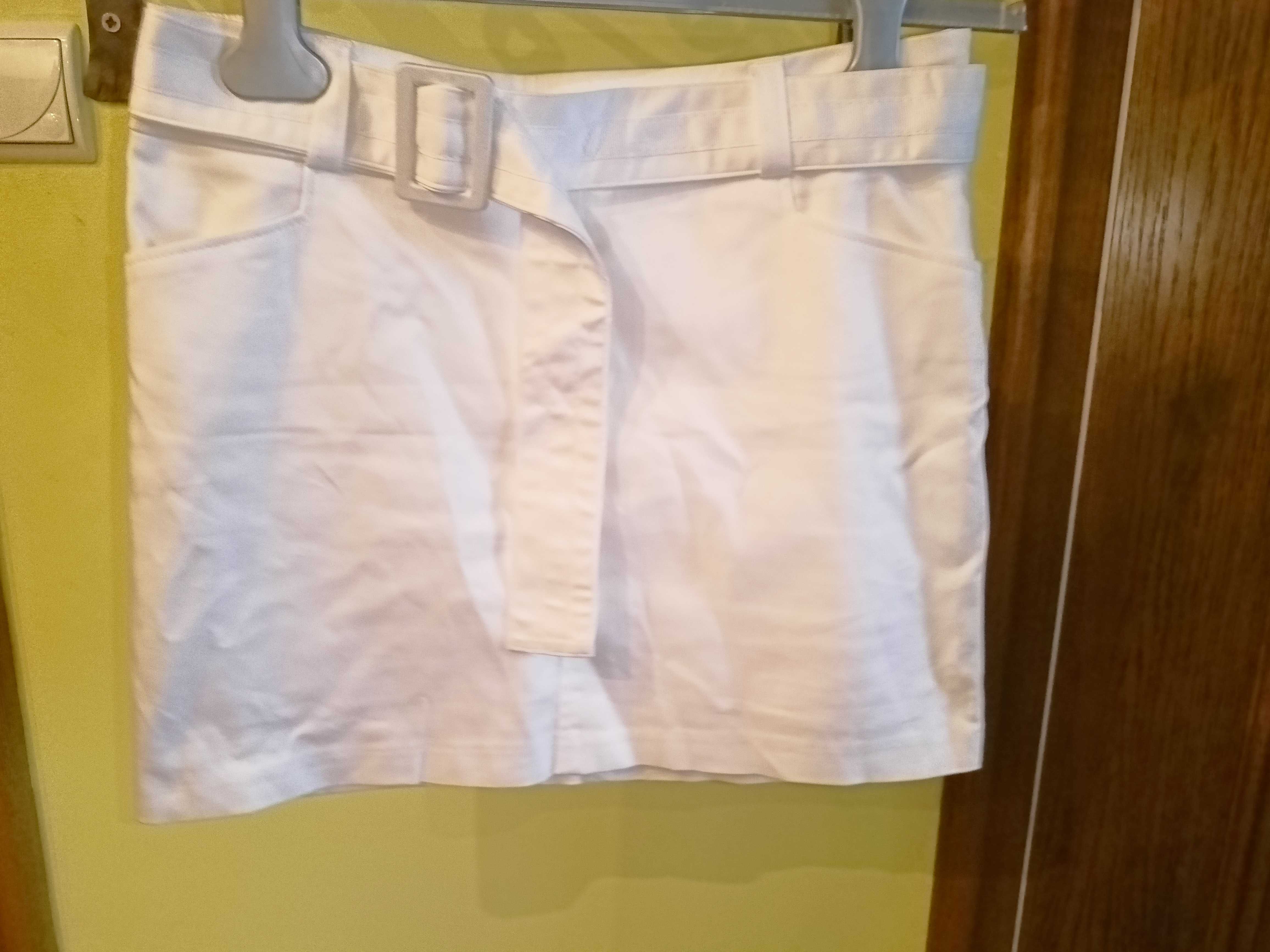 Spódnica biała krótka