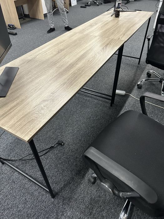 Продамо одним лотом 2 офісних стола