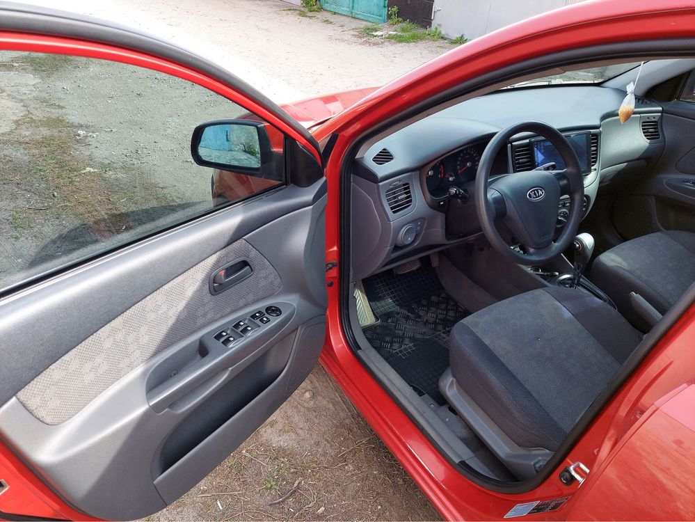 Продам Kia Rio 1,4АТ