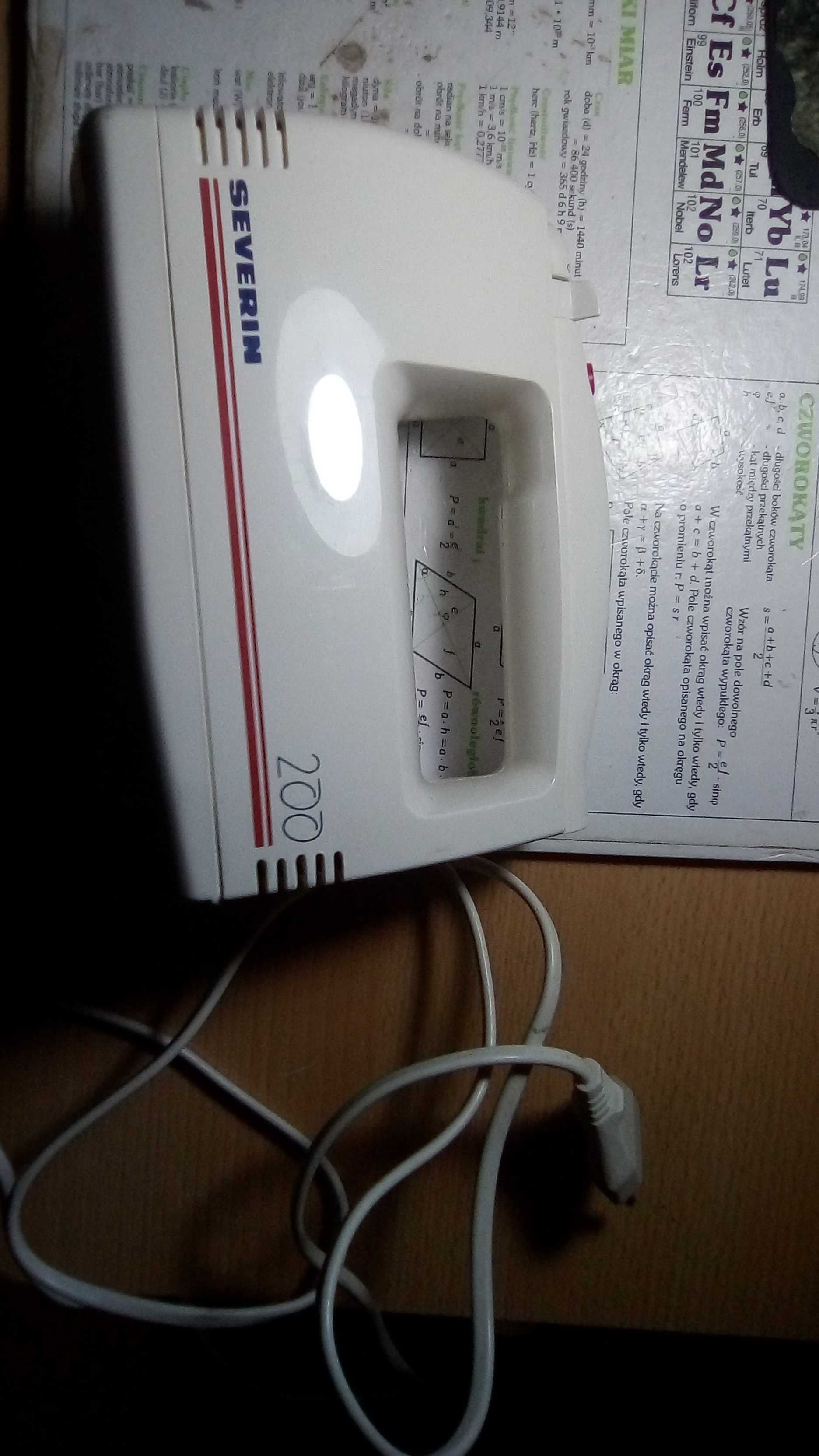 Mikser działający sprawny bez mieszadeł .