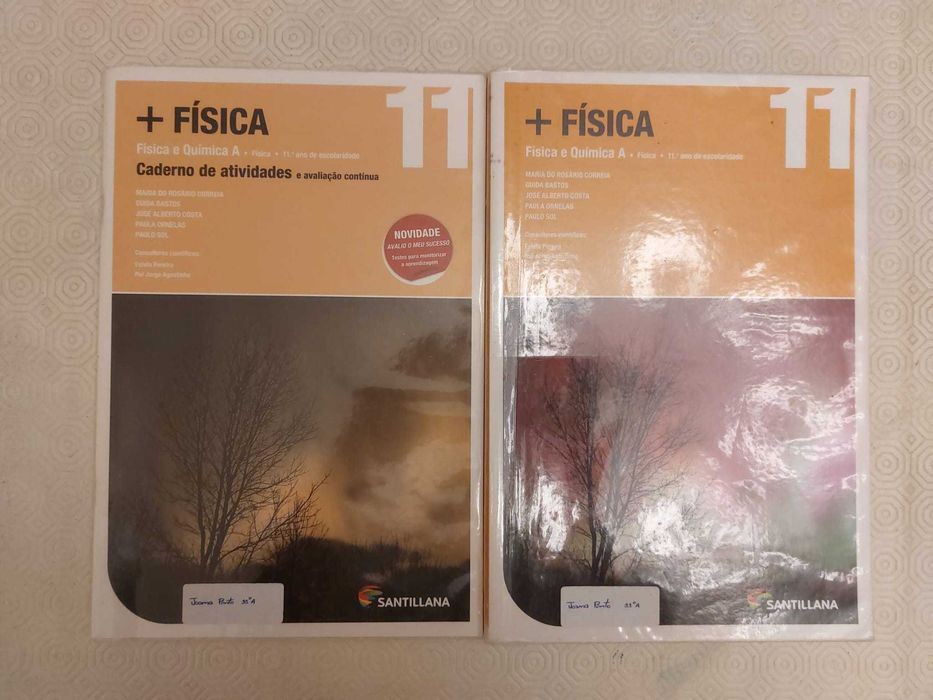 Manuais e caderno de atividades de 11. Ano