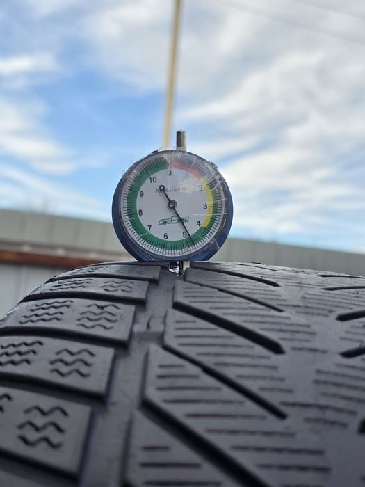 225 40 R18 vredstein