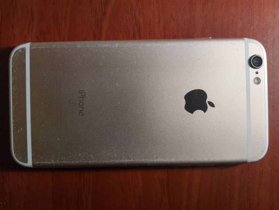 iPhone 6s в хорошому стані оригінальний акумулятор 92% на 16гигабайт