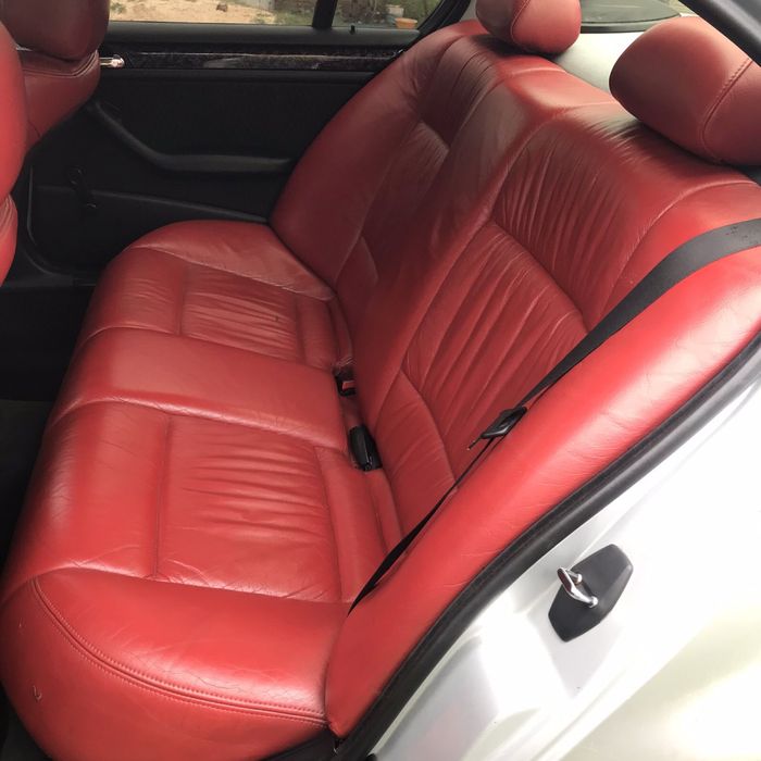 BMW E46 1999  рік 1.9 бензин