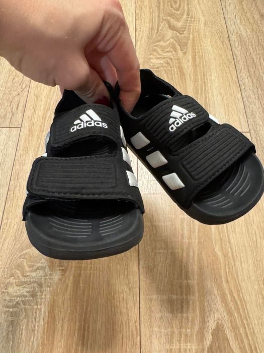 Босоніжки дитячі