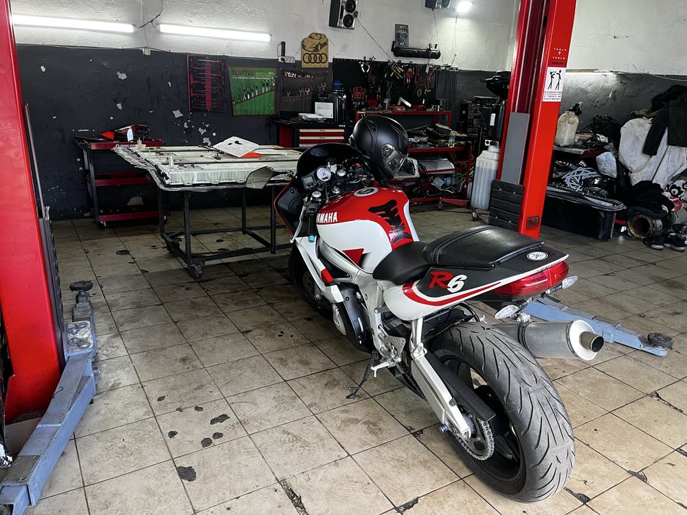 YAMAHA R6 2001года