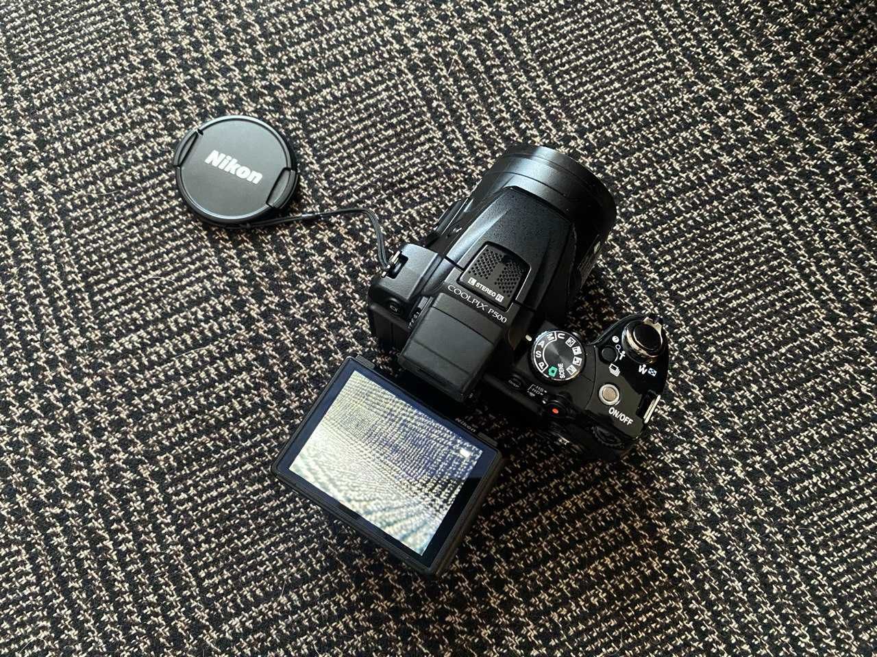 Цифровой фотоаппарат Nikon Coolpix P500