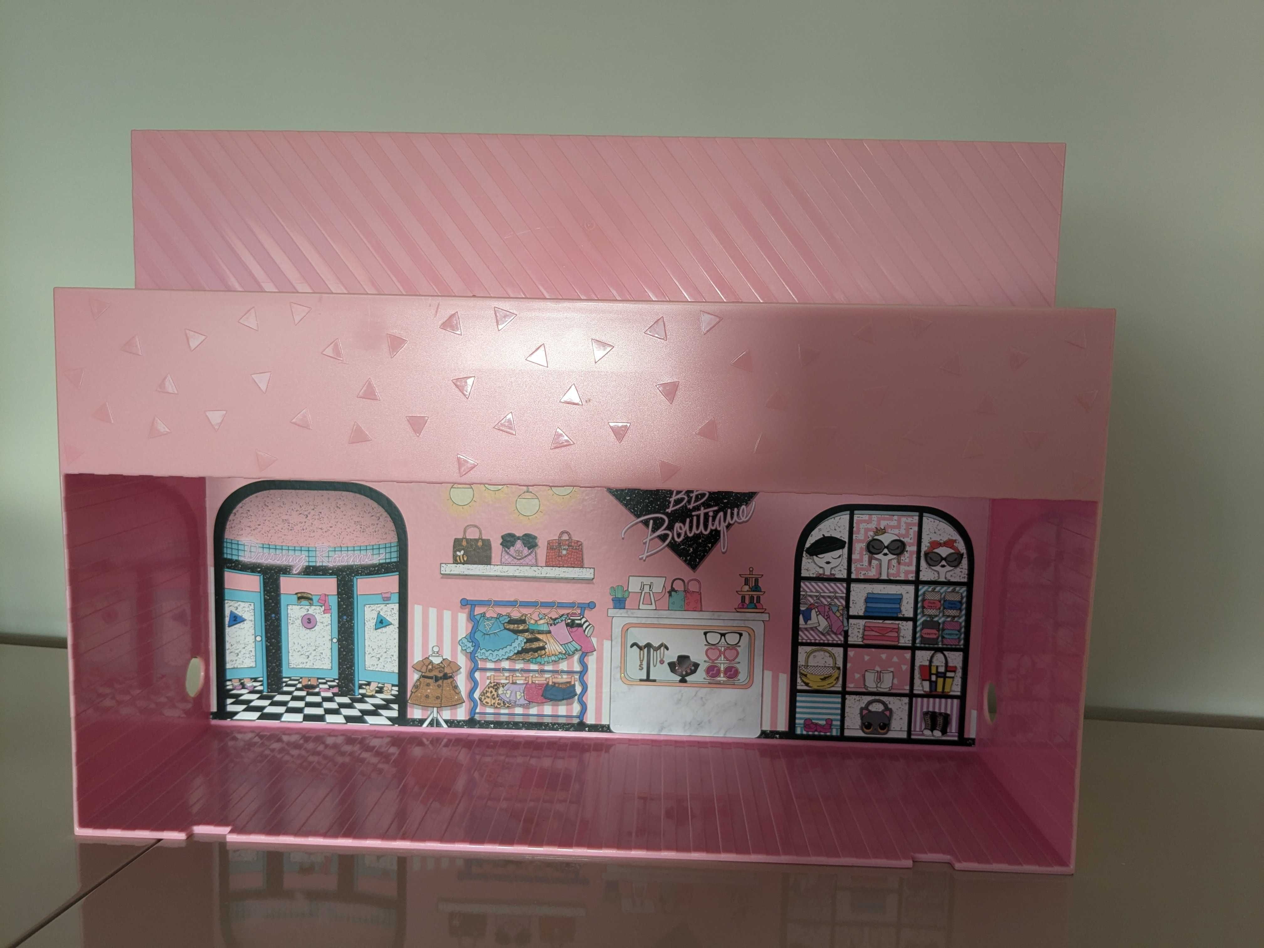 Casa e boneca LOL