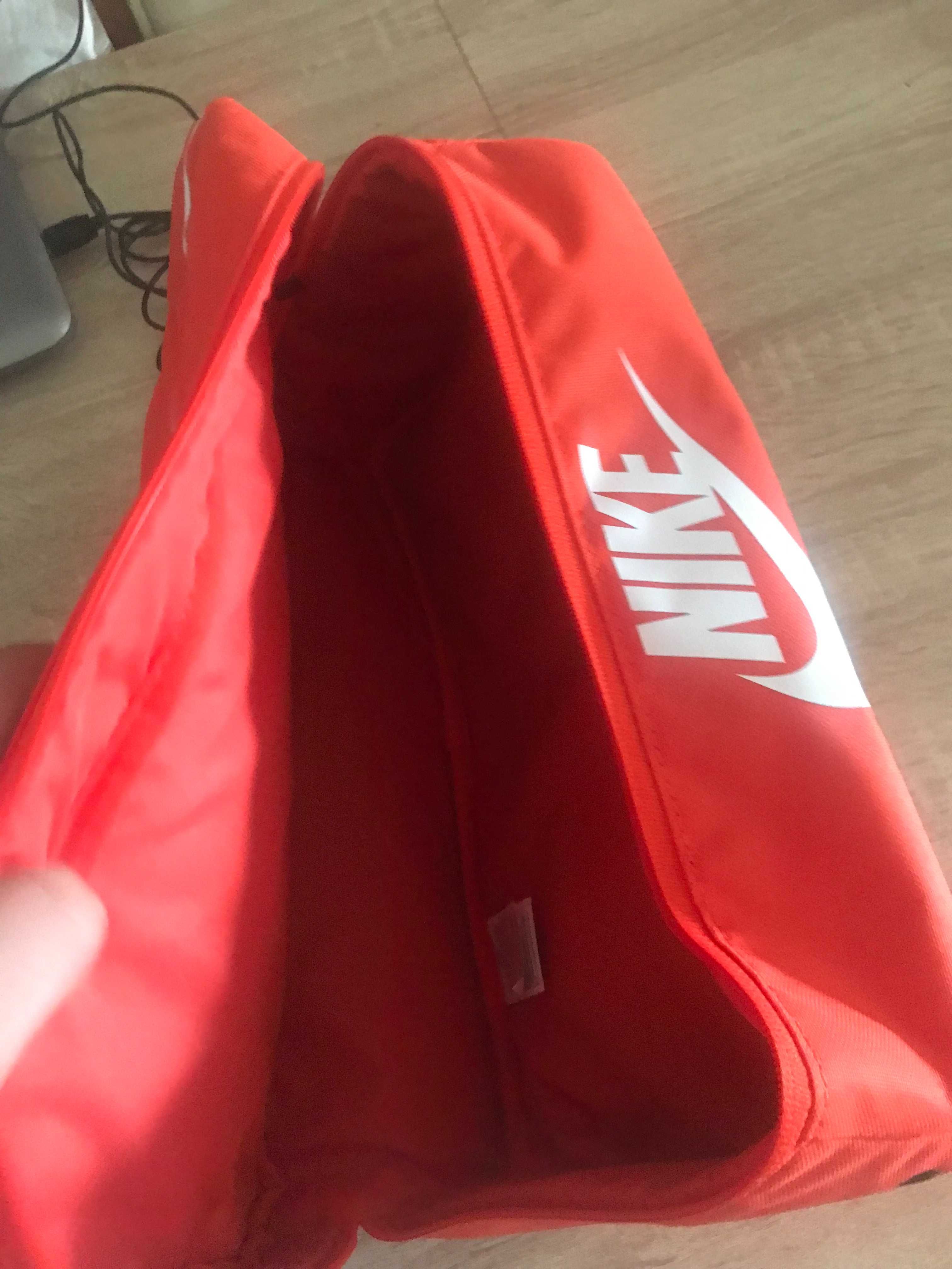 mala para transportar ténis nike como nova