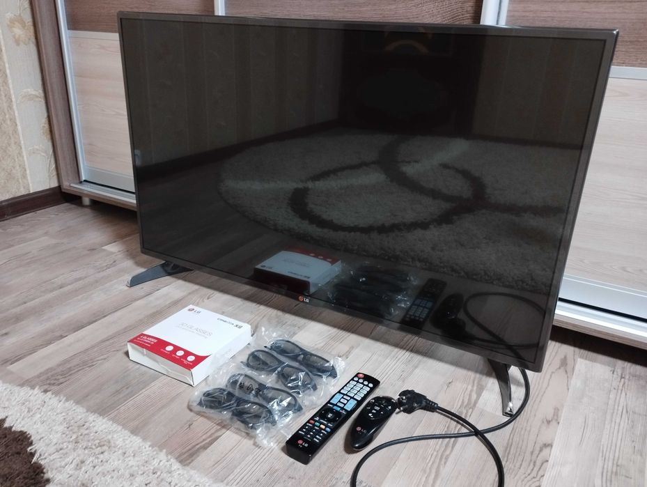 Телевізор LG 42LB653V з функцією Smart TV, 3D та пультом Magic Remote