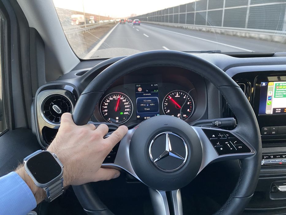 Do wynajęcia Mercedes VITO 9 osobowy: narty, święta ferie