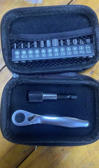 дуже якісний набір інструментів в кейсі Велосипедний тріскачка біти