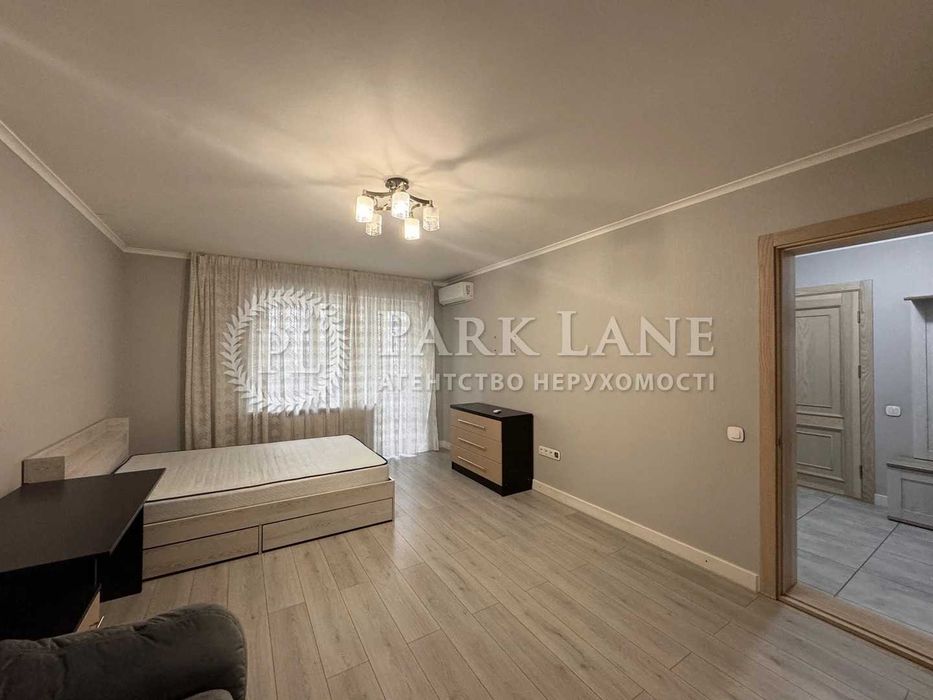 Оболонь Продаж 1к квартири з ремонтом 40 кв м Лук’яненка Левка 13а