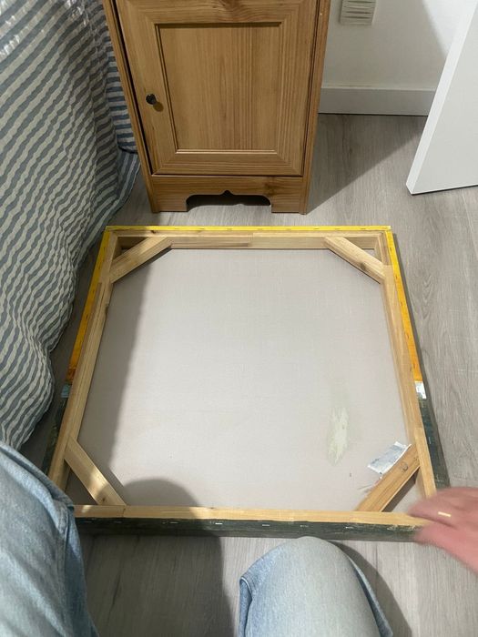 Quadro com pintura abstrata