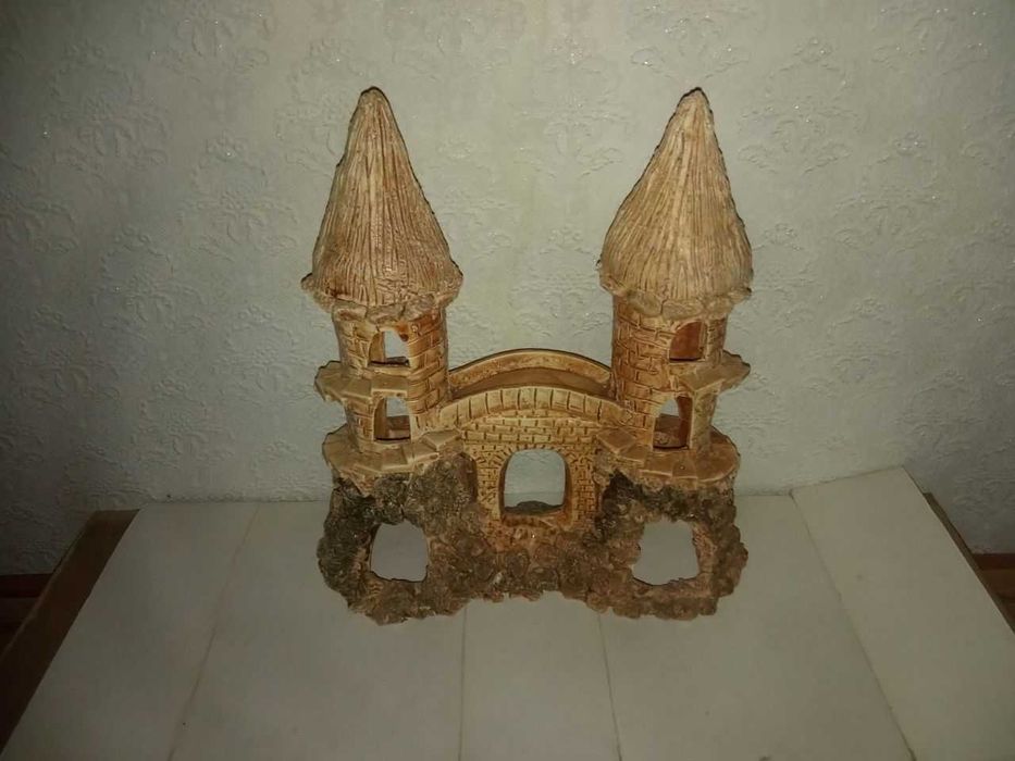 Продам замок для акваріуму великий