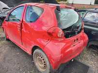 Toyota Aygo 3P0 wszystkie części FV transport/dostawa