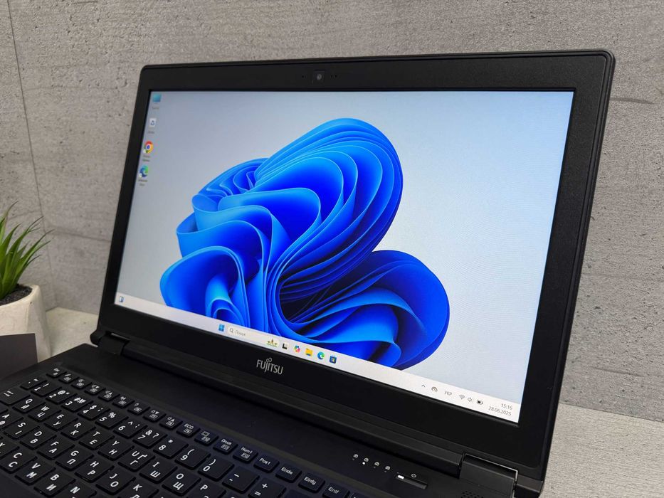 Nvidia/Потужний ноутбук Fujitsu H7510/Quadro/i7-10850H/512gb ssd/15.6"