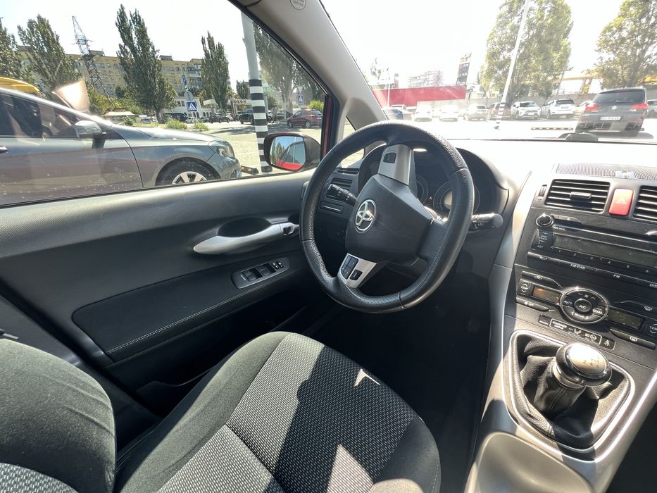 Продам Toyota Auris!
