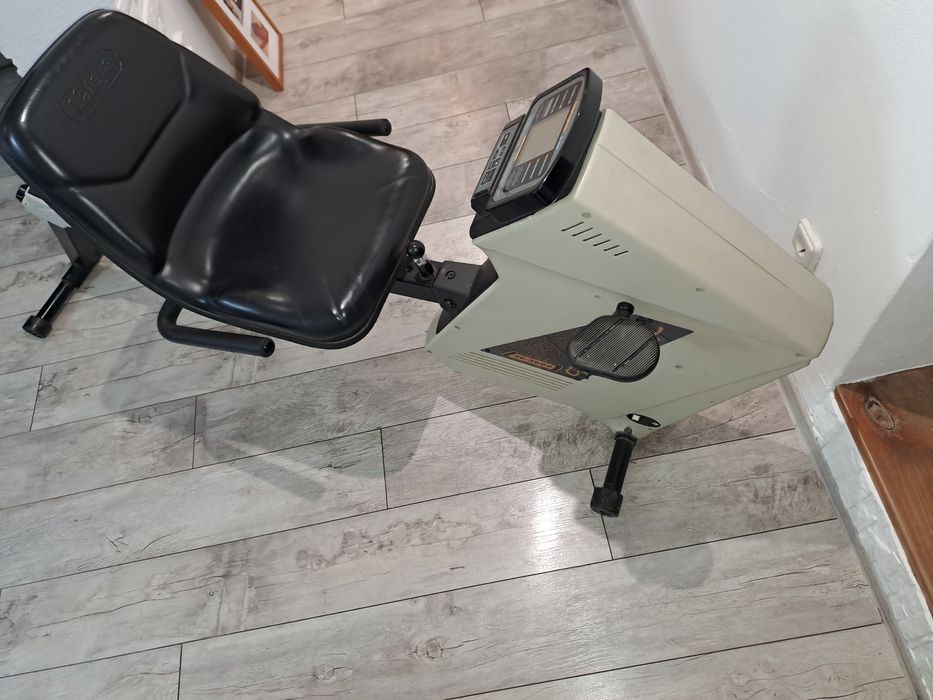 Rower stacjonarny poziomy